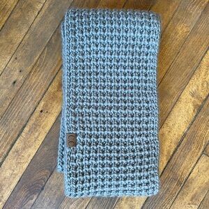 Cozy Knit Eternity Scarf with Sherpa Gray